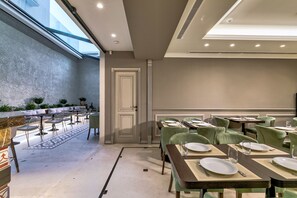 Colazione a base di specialità locali inclusa, servita tutte le mattine 