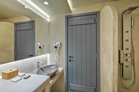Estia Boutique Apartments - Image 39