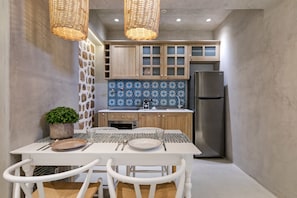 Superior Apartment, 2 Bedrooms | In-room dining