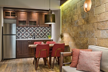 Estia Boutique Apartments - Image 18