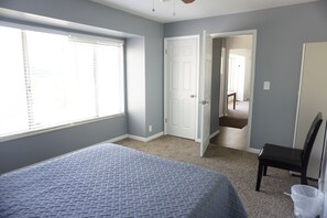 Double, 1 Queen Bed, Shared Bathroom - 4 | Soundproofing, iron/ironing board, free WiFi, bed sheets - Large Room near UVU & BYU (Orem)