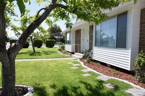 Property grounds - Large Room near UVU & BYU (Orem)