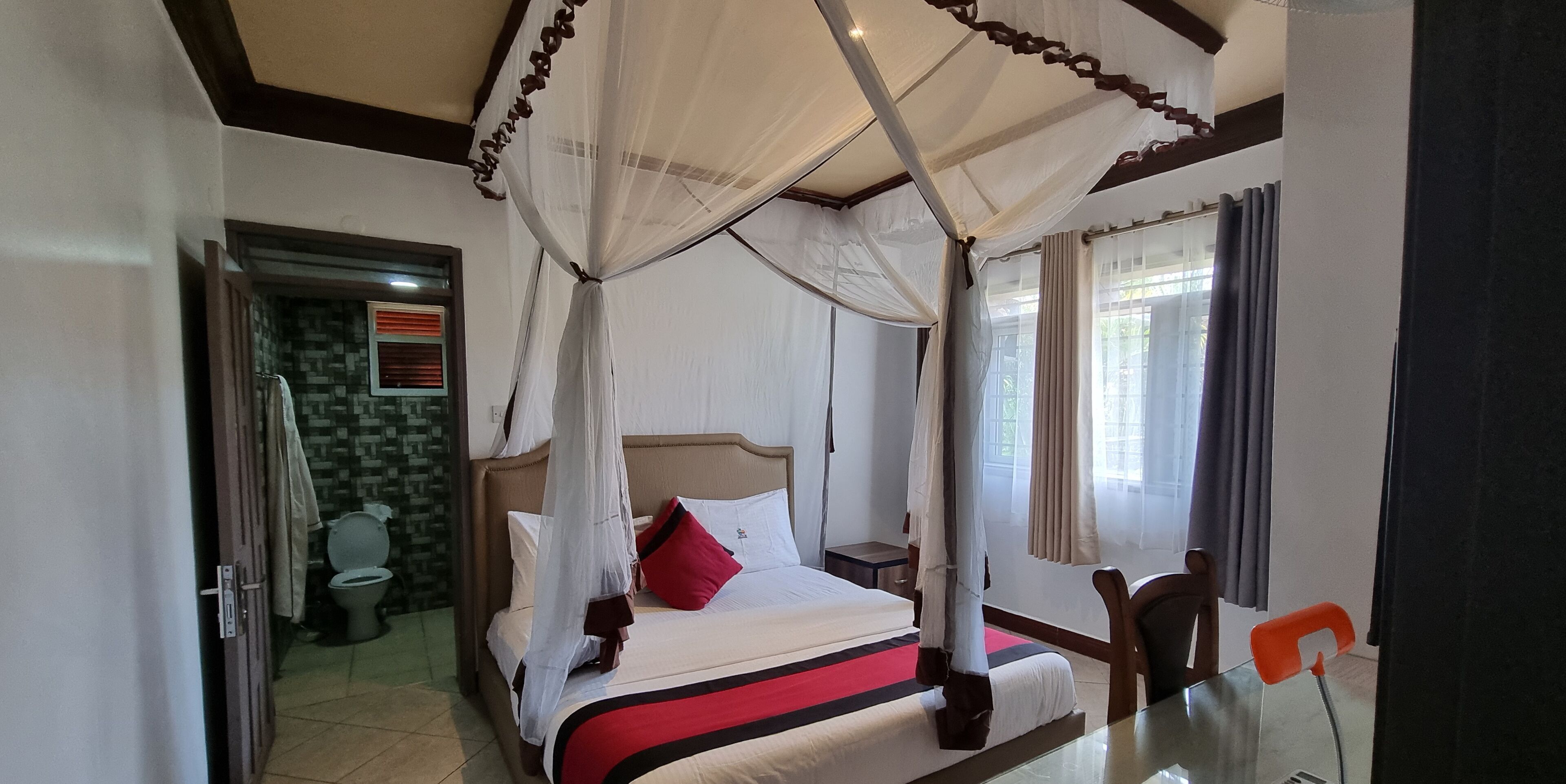 1 bedroom, Egyptian cotton sheets, premium bedding, Select Comfort beds