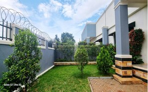 1 bedroom, Egyptian cotton sheets, premium bedding, Select Comfort beds