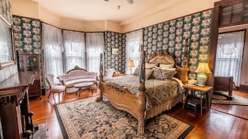 7 bedrooms, iron/ironing board, free WiFi, bed sheets