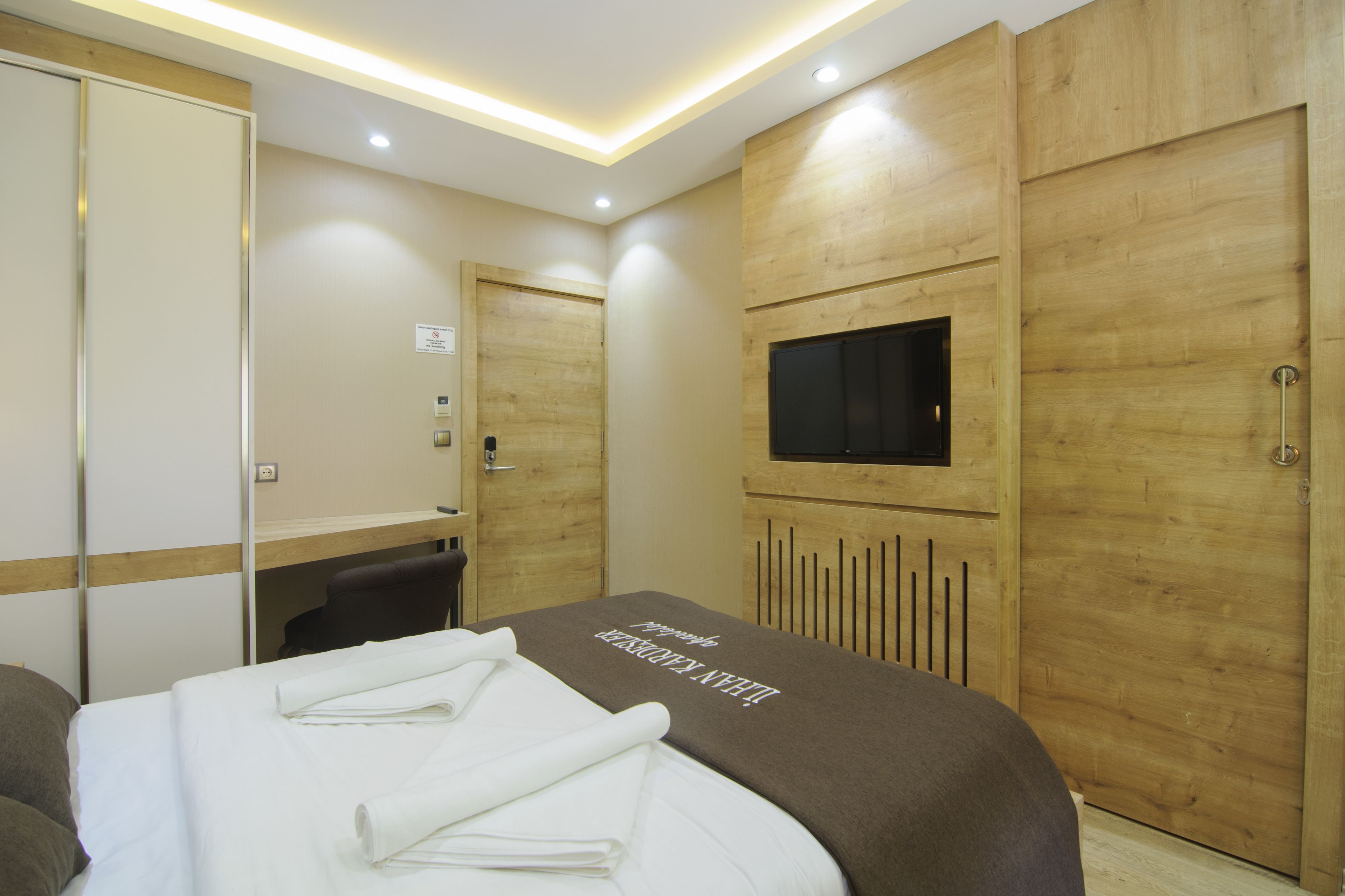 Deluxe Cift Kisilik Oda,Balkonlu | Työpöytä, äänieristys, silitysrauta/-lauta, ilmainen Wi-Fi