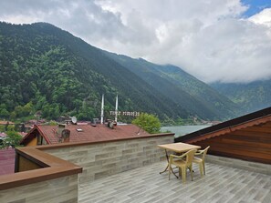 Suite Deluxe, vistas a la montaña | Terraza o patio