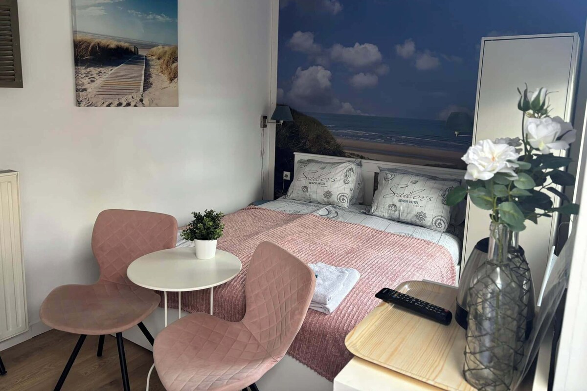Double Room, Private Bathroom, Ground Floor | Iron/ironing board (on request), WiFi (free), bed sheets