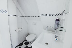 Ducha, secador de pelo, toallas