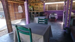 Daily continental breakfast for a fee - La Maison (Toamasina)