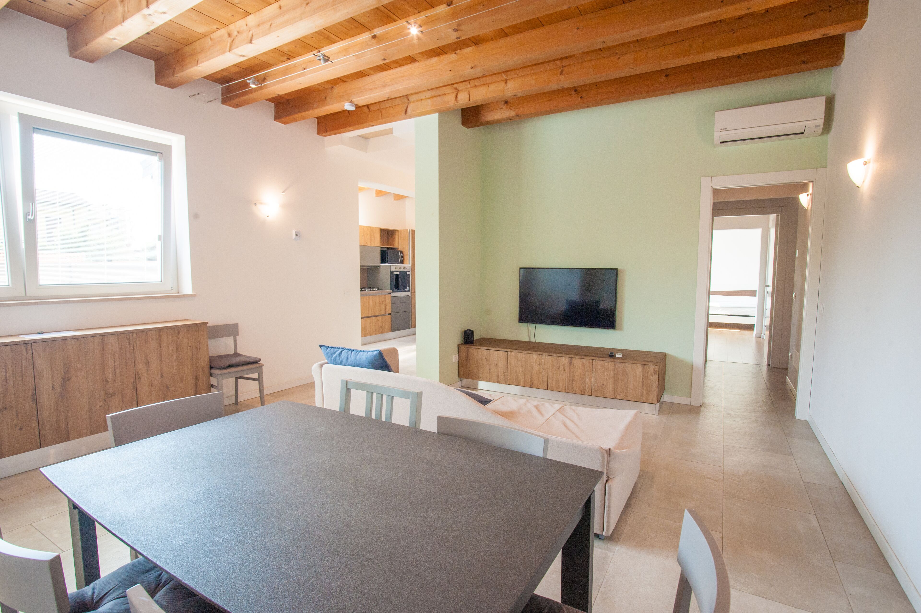 Deluxe Apartment, 3 Bedrooms | Living room