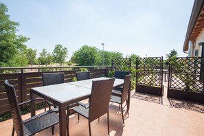 Family Apartment, Mountain View | Terrace/patio - Gate To Verona (Verona)