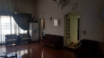 29-inch LED TV with satellite channels, TV