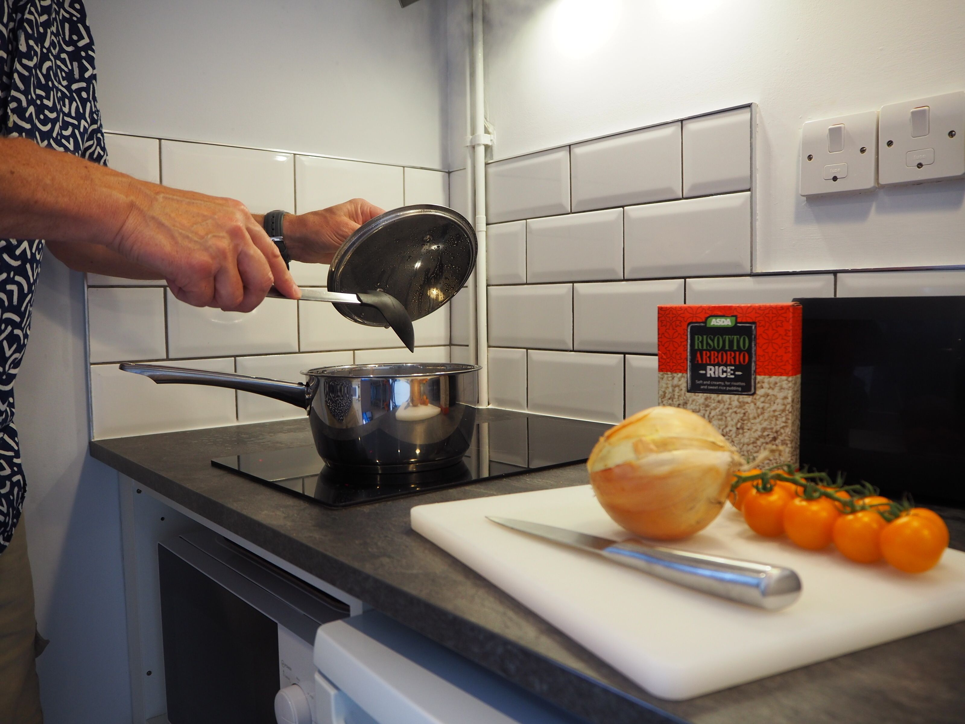 客房內保險箱、書桌、熨斗/熨衣板、免費無線 上網