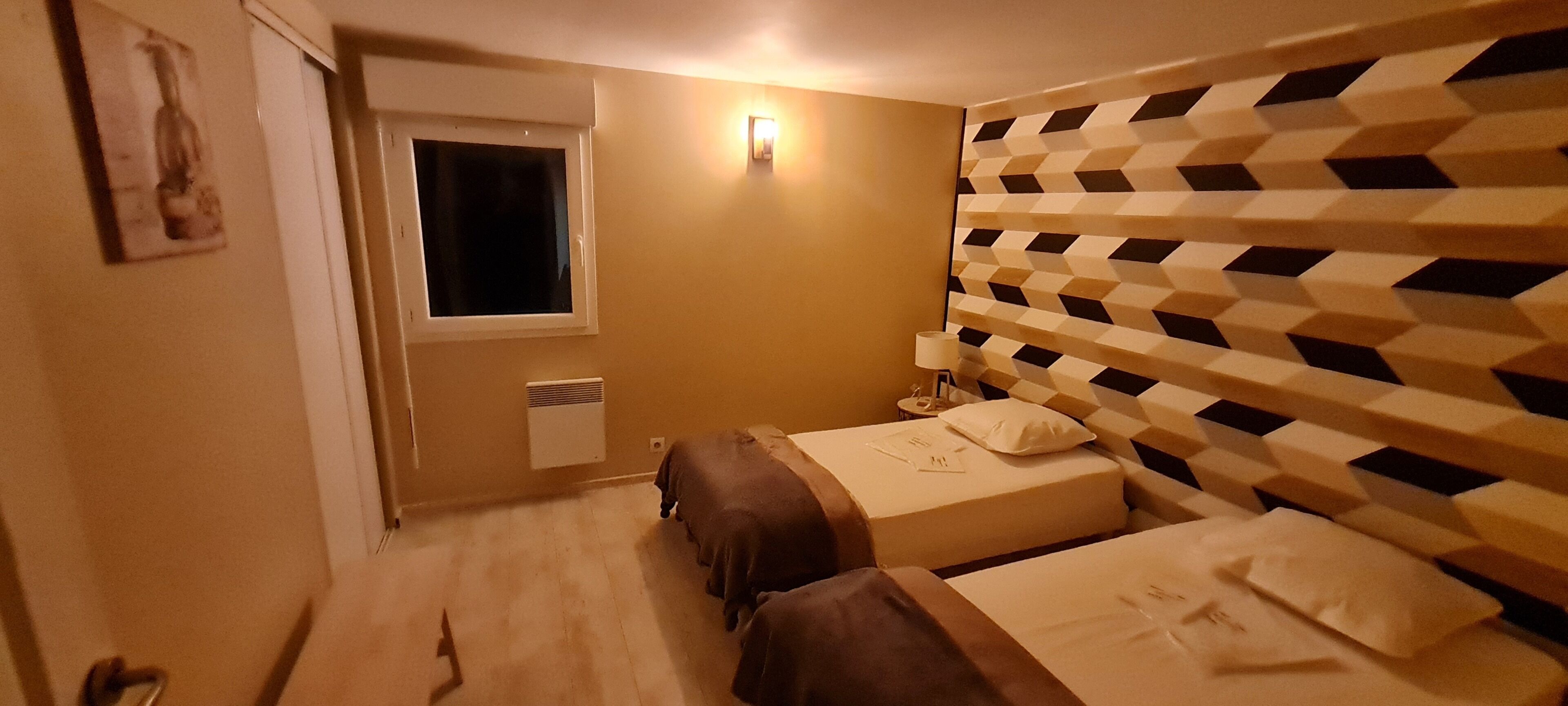 3 chambres, fer et planche à repasser, lit parapluie, Wi-Fi gratuit