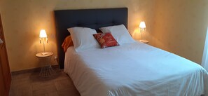 4 habitaciones, tabla de planchar con plancha y wifi gratis
