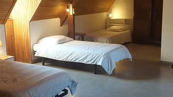 4 habitaciones, tabla de planchar con plancha y wifi gratis