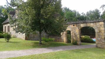 Enceinte de lâhĂ©bergement