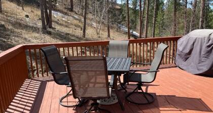 Lähellä Pactola-järveä! Keskeisellä paikalla Black Hillsin nähtävyyksiin