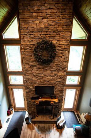 Interior - Private Cabin|Pool Access|Fireplace On Deck|Firewood|Lake/Waterfalls-GOLF-XTRAS (OAKLAND)