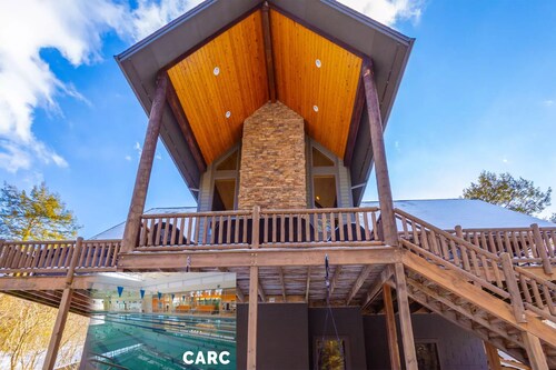 Private Cabin|Pool Access|Fireplace On Deck|Firewood|Lake/Waterfalls-GOLF-XTRAS