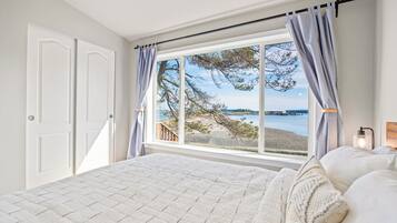 2 dormitoris, planxa i posts de planxar i un bressol de viatge