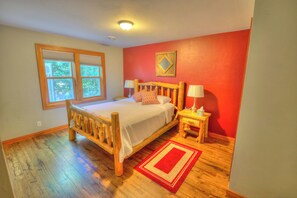 6 bedrooms, iron/ironing board, free WiFi, bed sheets - Peninsula Lodge Fish Creek (Gibraltar)