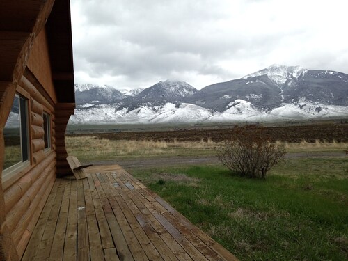 Peaceful, Mountain Setting.  Yellowstone Country.