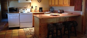 Peaceful, Mountain Setting. Yellowstone Country.