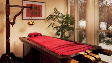 Sauna, Körperbehandlungen, Ganzkörperwickelbehandlung, Körperpeelings
