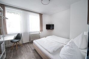 Doppelzimmer | Schreibtisch, kostenloses WLAN, Bettwäsche, Rollstuhlgeeignet