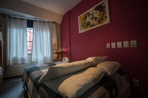 Superior Suite, 1 Bedroom, Private Bathroom, Mountain View | 1 bedroom, blackout curtains, free WiFi, bed sheets - Tupiniquim Hostel Rio de Janeiro (Rio de Janeiro)