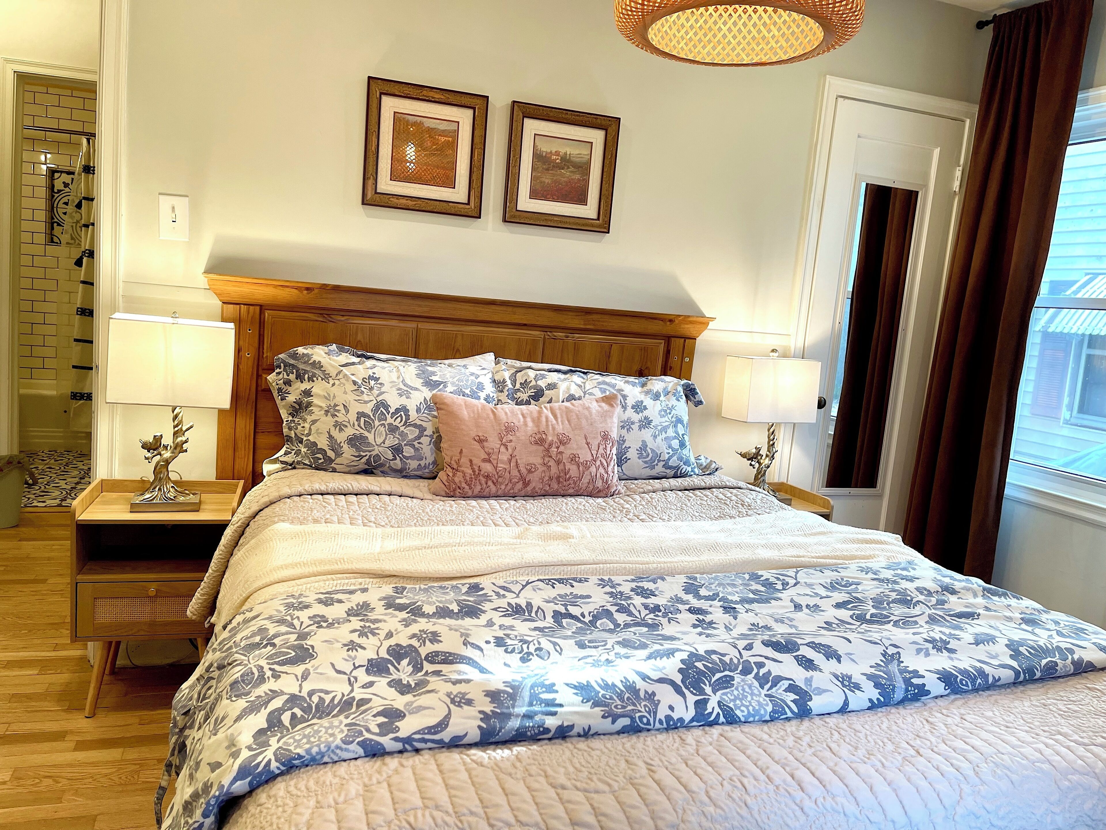 2 bedrooms, in-room safe, desk, iron/ironing board