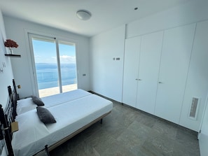 4 habitaciones, tabla de planchar con plancha y wifi gratis 