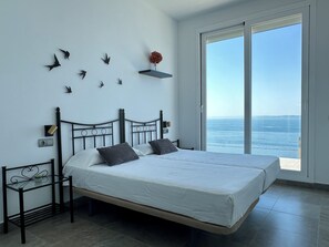4 chambres, fer et planche à repasser, Wi-Fi gratuit, draps fournis