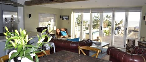 Smart TV, books, music library, stereo