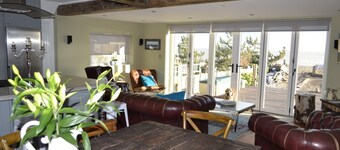 Outstanding luxury beachfront holiday experience with hot tub