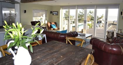 Outstanding luxury beachfront holiday experience with hot tub