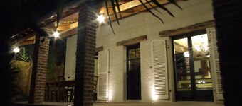 Exceptional colonial-style living space with swimming pool and free parking.