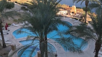 恒温泳池