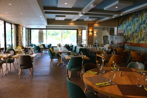 Dining - 3 rooms sea view on the French Riviera 5 minutes from the sea (Villeneuve-Loubet)
