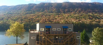 River Gorge Condo! Mountain and River Views! 10 minutes from Downtown Chatt!