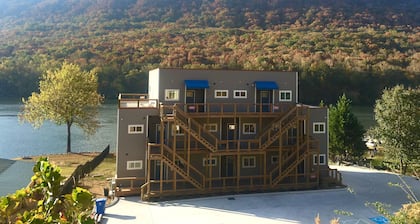 River Gorge Condo! Vues sur la montagne et la riviĂšre! 10 minutes du centre ville Chatt!