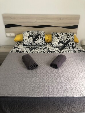 3 habitaciones, tabla de planchar con plancha y wifi gratis 