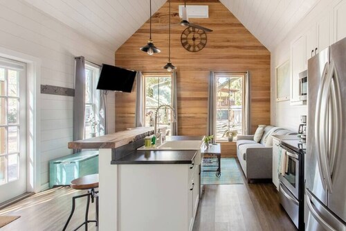 Island Group Yöpyminen !!!