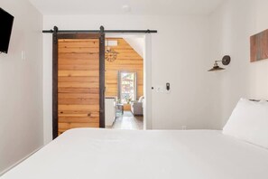 5 chambres, fer et planche à repasser, lit parapluie, Wi-Fi