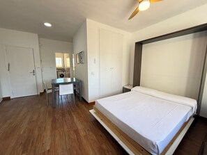 1 bedroom, iron/ironing board, free WiFi, bed sheets