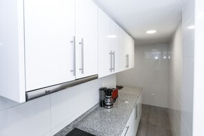 Fridge, microwave, oven, dishwasher - PINEDA 7 with communal pool, beach at 100m (La Pineda)