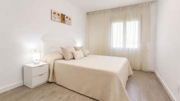 3 bedrooms, iron/ironing board, free WiFi, bed sheets