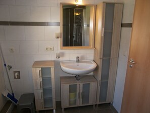 Dusche, Seife, Toilettenpapier